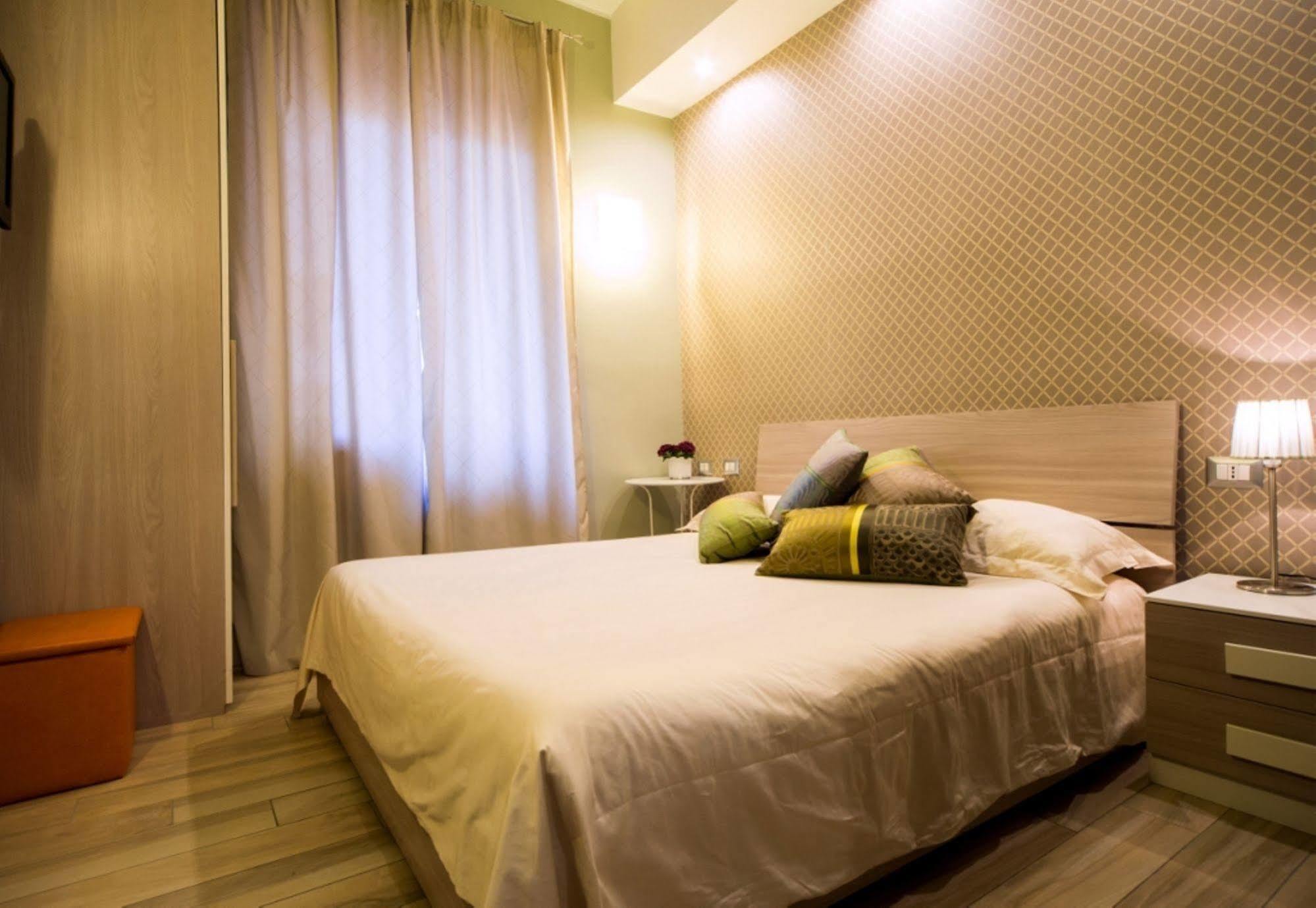 Mikale Rooms Rome Bagian luar foto
