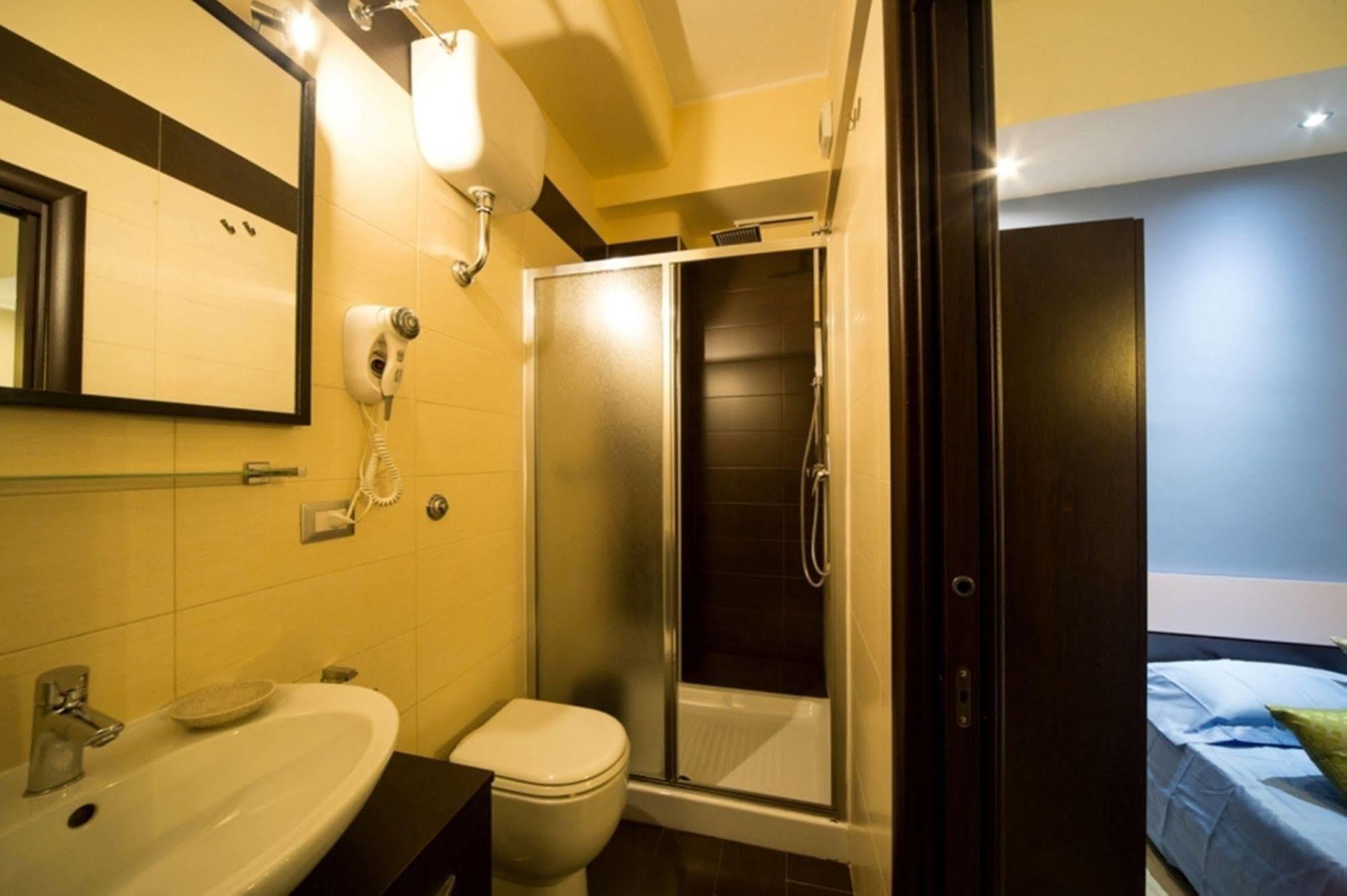Mikale Rooms Rome Bagian luar foto