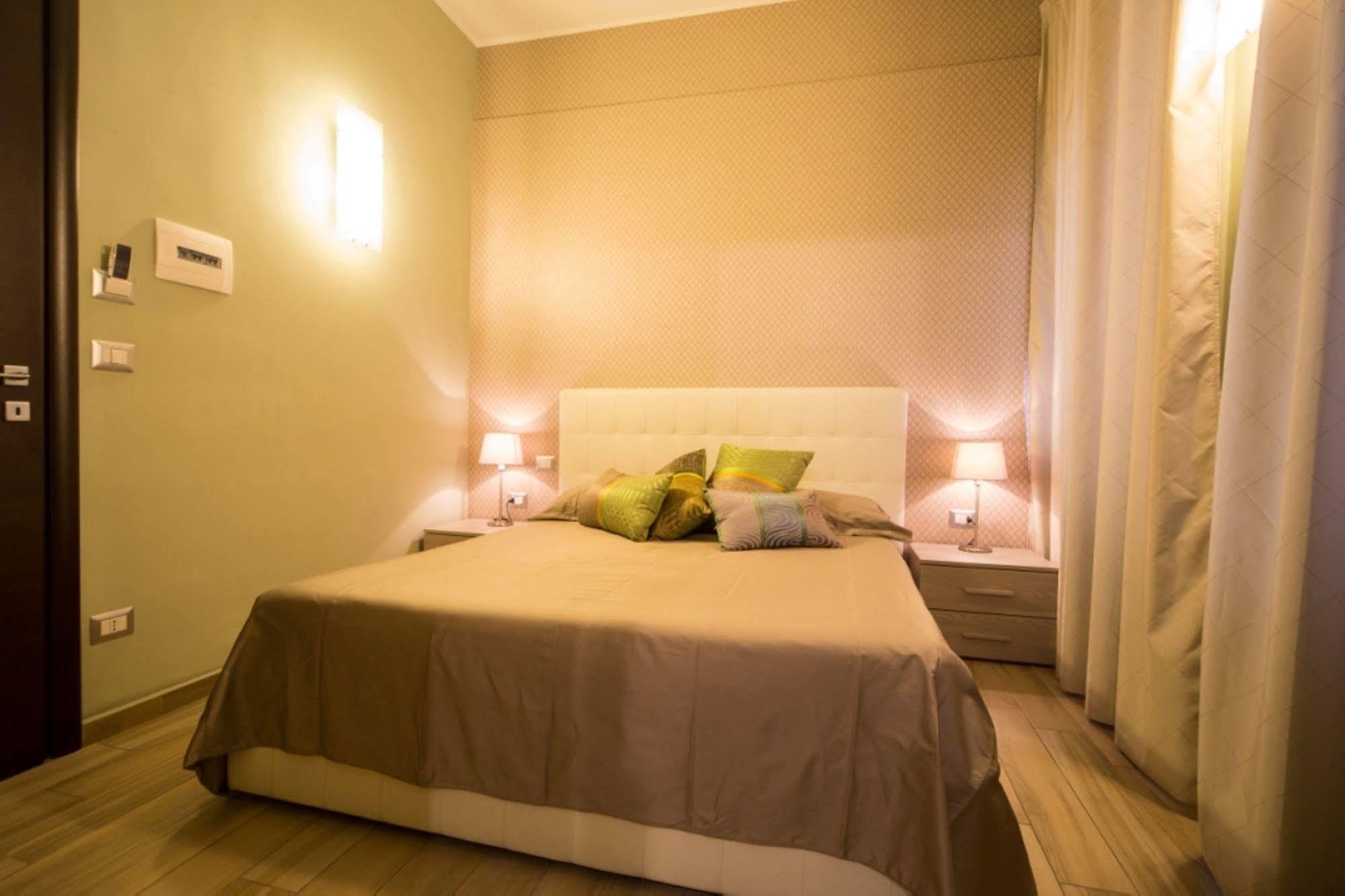Mikale Rooms Rome Bagian luar foto