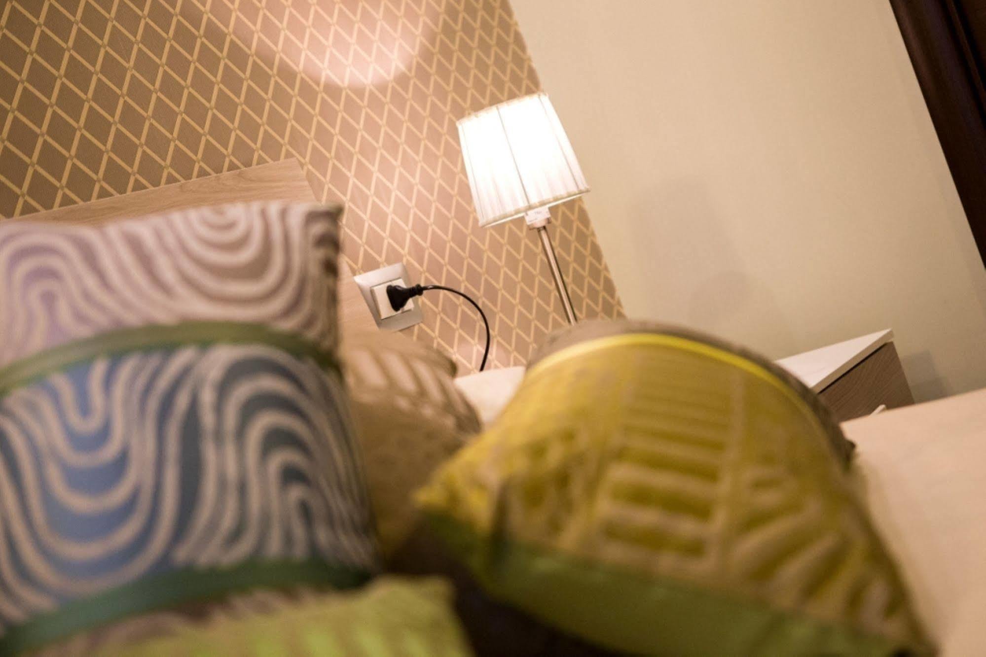 Mikale Rooms Rome Bagian luar foto