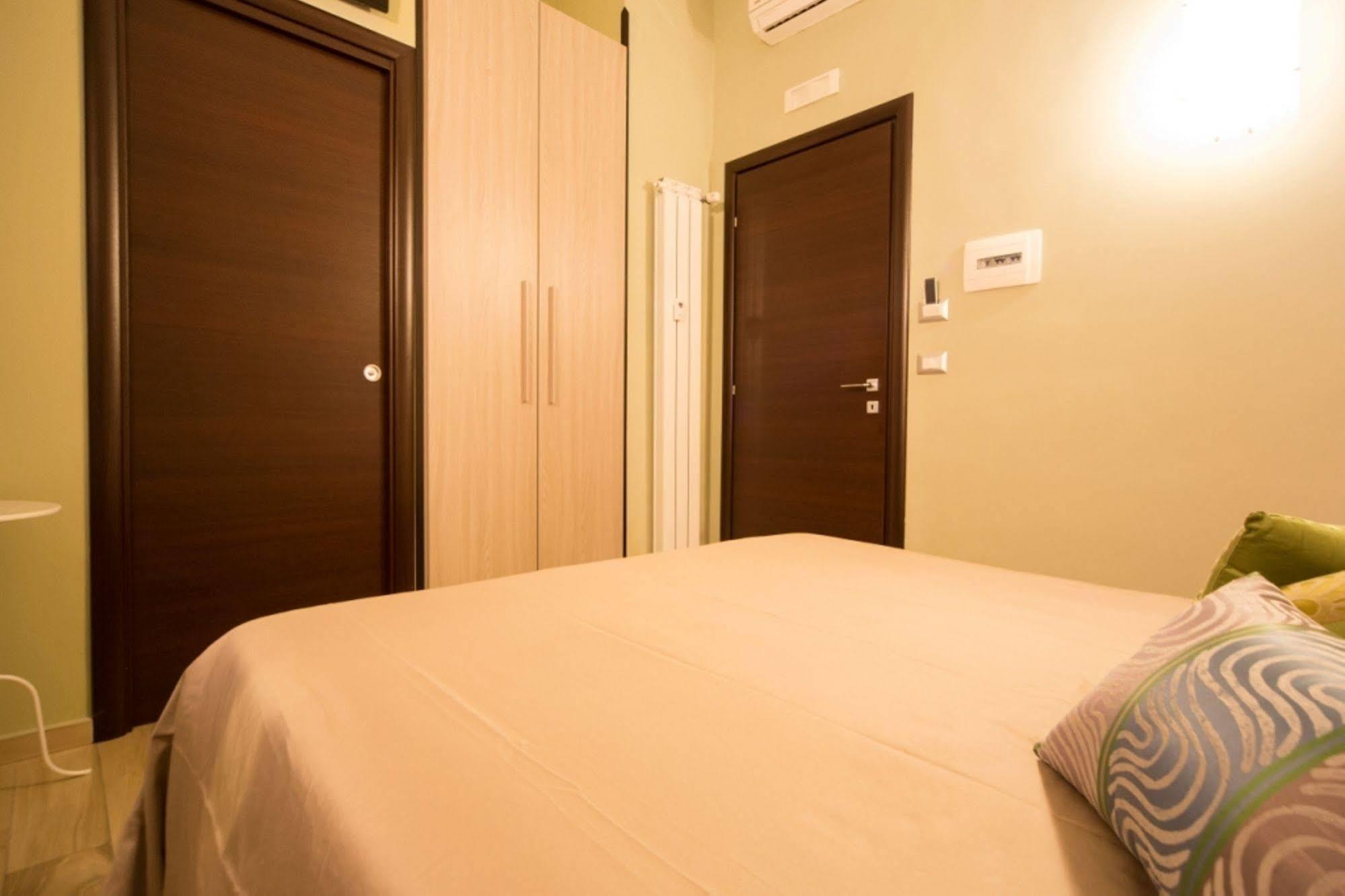 Mikale Rooms Rome Bagian luar foto